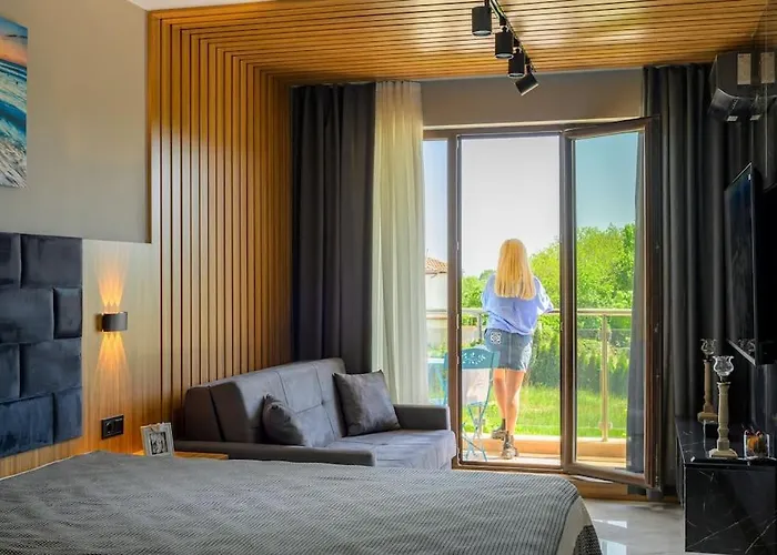 Azur Garden 64 * Școrpilovți