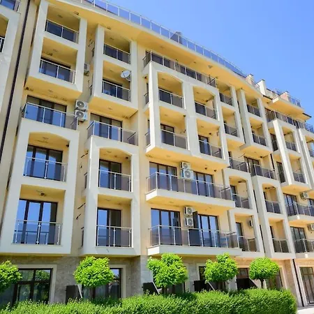 Azur Garden 64 Apartment Shkorpilovtsi