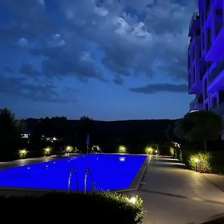 Azur Garden 64 *