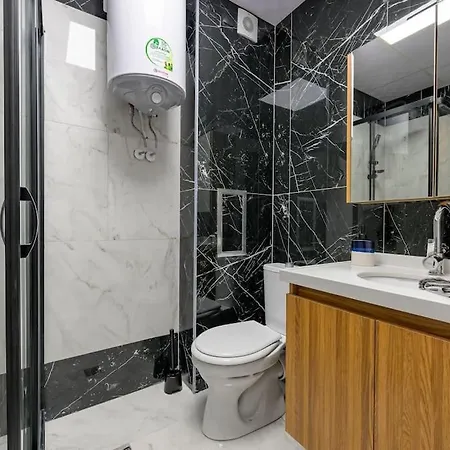 Azur Garden 64 Apartamento Shkorpilovtsi