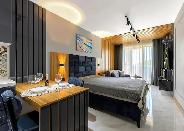 Azur Garden 64 Шкорпиловци