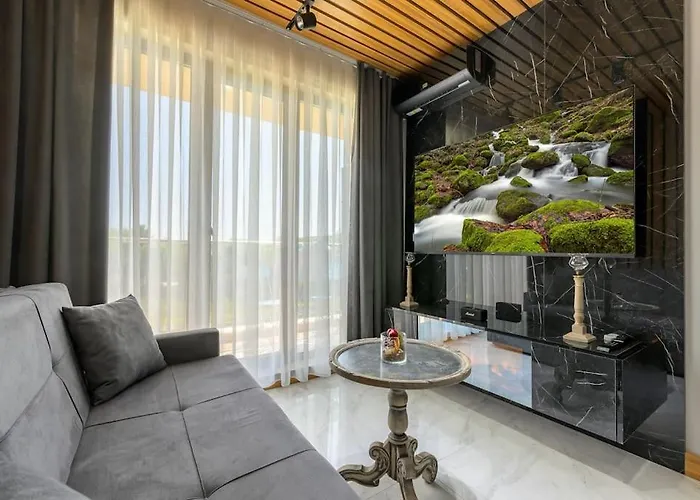 Azur Garden 64 Apartamento Shkorpilovtsi